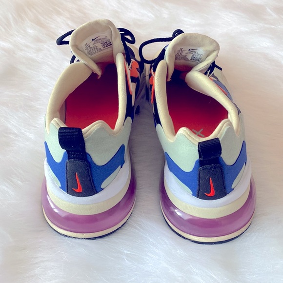 Nike Air Max 270 React, Women’s Size 11 - Picture 3 of 13